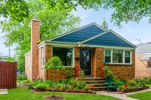 928 Grey Ave, Evanston, IL 60202