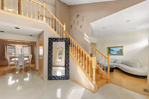 Entry Way - 1580 Webster Ln, Des Plaines, IL 60018 photo 3 of 6