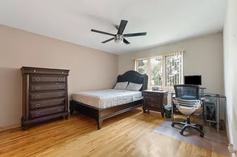 Bedroom - 1580 Webster Ln, Des Plaines, IL 60018 photo 1 of 4