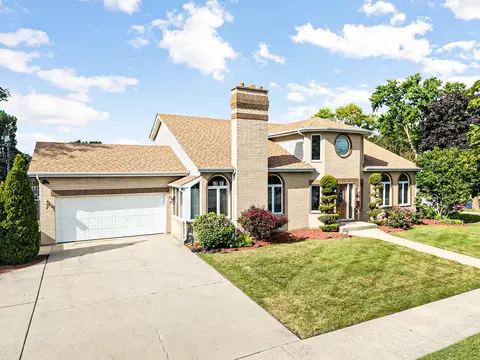 1580 Webster Ln, Des Plaines, IL 60018