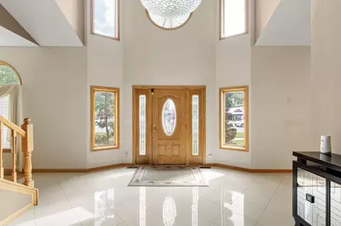 Entry Way - 1580 Webster Ln, Des Plaines, IL 60018 photo 1 of 6