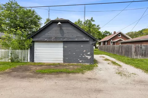 Exterior - 956 S Elm Ave, Kankakee, IL 60901 photo 3 of 5