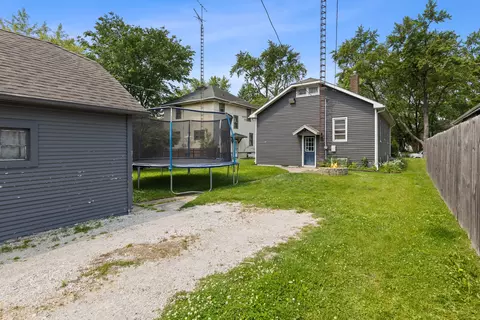 Exterior - 956 S Elm Ave, Kankakee, IL 60901 photo 4 of 5