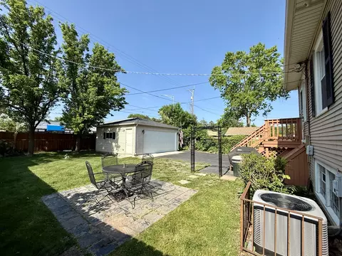 Exterior - 98 Northgate Rd, Riverside, IL 60546 photo 7 of 10