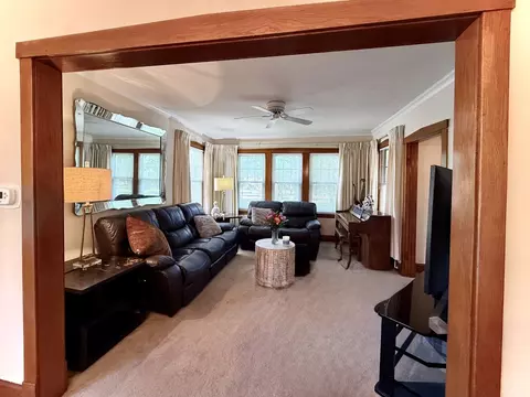 Living - 98 Northgate Rd, Riverside, IL 60546 photo 4 of 5