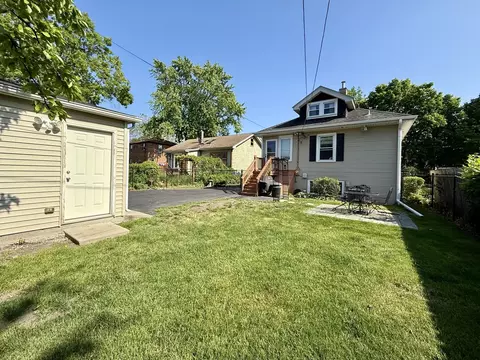 Exterior - 98 Northgate Rd, Riverside, IL 60546 photo 6 of 10