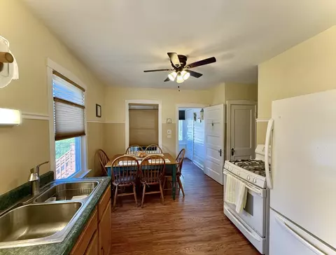 Kitchen - 98 Northgate Rd, Riverside, IL 60546 photo 4 of 5