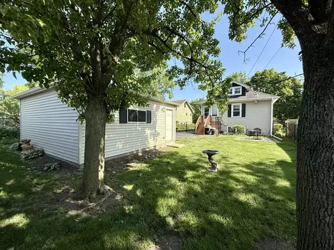 Exterior - 98 Northgate Rd, Riverside, IL 60546 photo 5 of 10