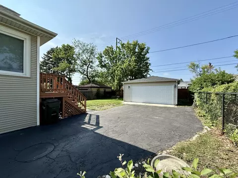 Exterior - 98 Northgate Rd, Riverside, IL 60546 photo 9 of 10