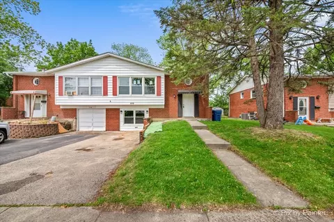 6710 Valley View Rd, Hanover Park, IL 60133