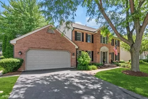 2325 Fairfax Rd, Saint Charles, IL 60174