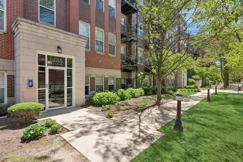 1255 N Orleans St #1103, Chicago, IL 60610