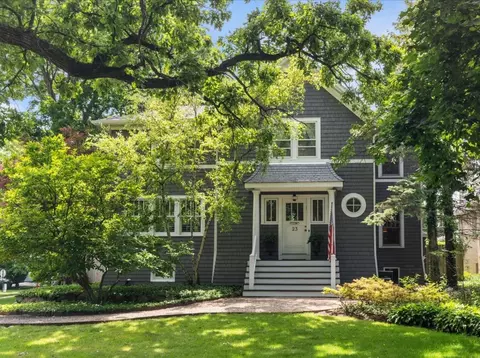 23 Washington Rd, Lake Forest, IL 60045