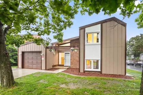 1018 Bob O Link Ln, Darien, IL 60561