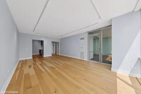 Living - 8 E Randolph St #3203, Chicago, IL 60601 photo 2 of 3