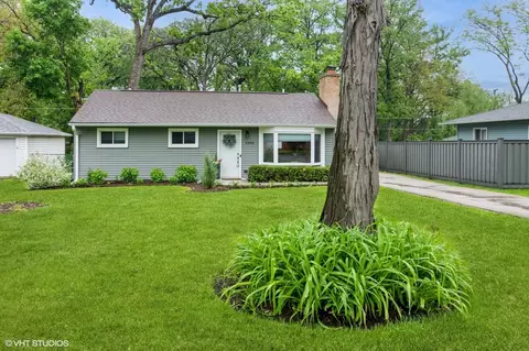 2365 N Barrington Woods Rd, Palatine, IL 60074