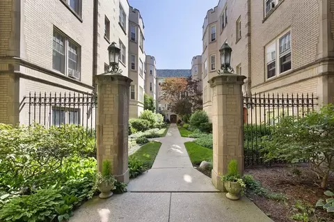 819 Forest Ave #2W, Evanston, IL 60202