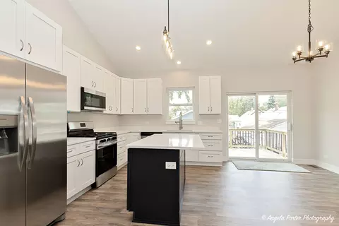 3906 W West Ave, Mchenry, IL 60050 photo 8