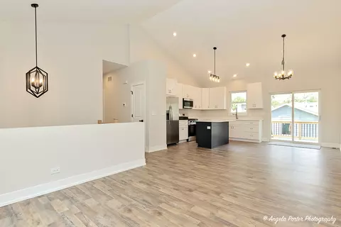 3906 W West Ave, Mchenry, IL 60050 photo 6
