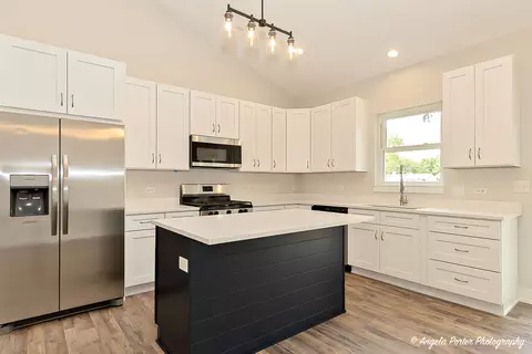 3906 W West Ave, Mchenry, IL 60050 photo 7