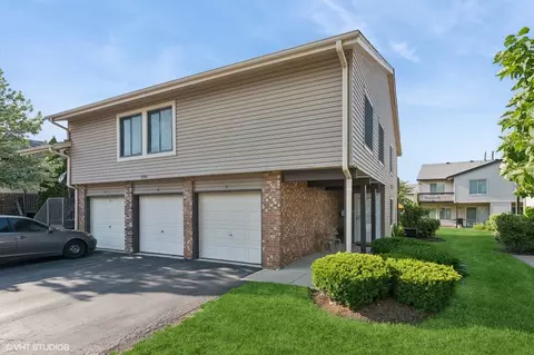 1351 Kingsbury Dr #5, Hanover Park, IL 60133
