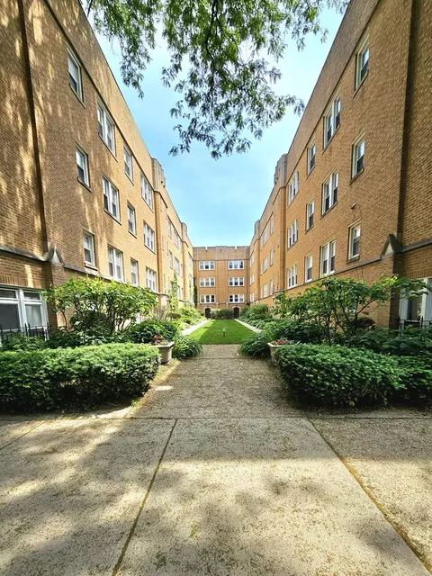2537 5 Prairie Ave #3N, Evanston, IL 60201