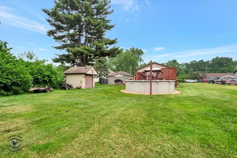 Exterior - 3830 W 154th Pl, Markham, IL 60428 photo 9 of 10