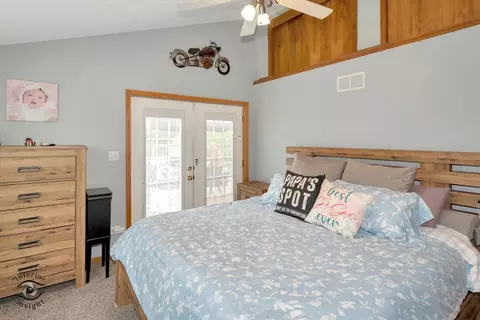 Bedroom - 3830 W 154th Pl, Markham, IL 60428 photo 2 of 6