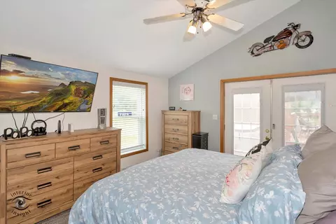 Bedroom - 3830 W 154th Pl, Markham, IL 60428 photo 1 of 6