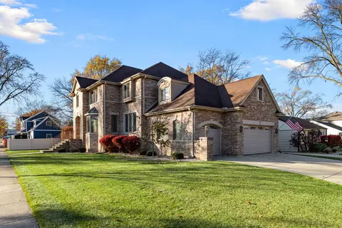 200 N School St, Mount Prospect, IL 60056
