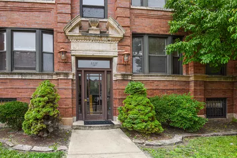 4220 S Champlain Ave #2N, Chicago, IL 60653 photo 2