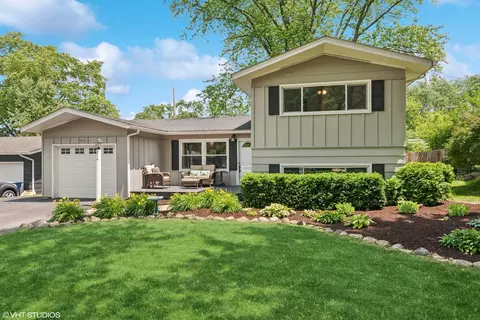 214 S 18th St, Saint Charles, IL 60174