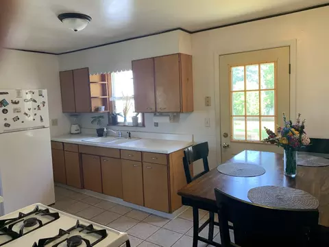 108 E Brink St, Harvard, IL 60033 photo 8