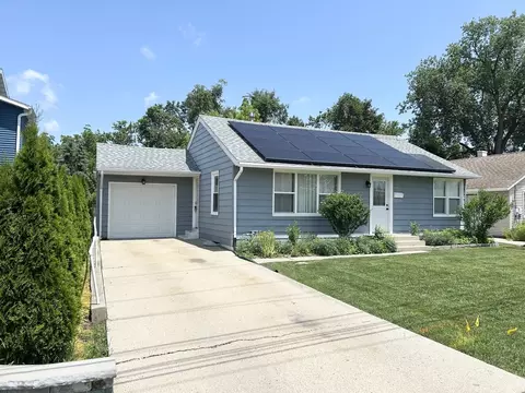 108 E Brink St, Harvard, IL 60033 photo 2