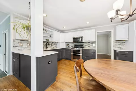 Kitchen - 220 Elm St, Wheaton, IL 60189 photo 2 of 4