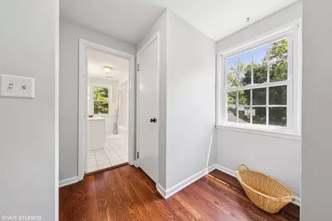 Entry Way - 220 Elm St, Wheaton, IL 60189 photo 2 of 2