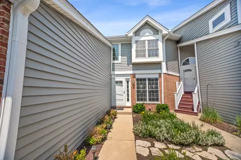 Exterior - 257 Eclipse Dr #257, Carol Stream, IL 60188 photo 2 of 3