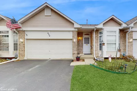 832 Veridian Way #832, Cary, IL 60013