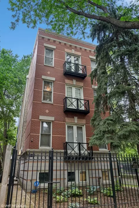 1048 W Lill Ave #2, Chicago, IL 60614