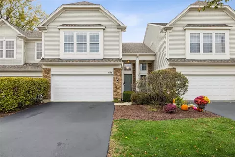 674 Pointe Dr, Crystal Lake, IL 60014