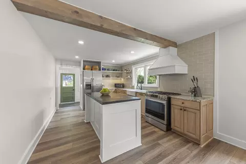 Kitchen - 523 Kipling Ct, Wheaton, IL 60187 photo 1 of 3
