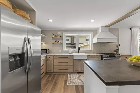 Kitchen - 523 Kipling Ct, Wheaton, IL 60187 photo 3 of 3