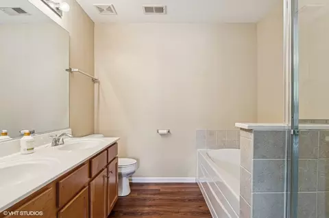 Bath - 5113 Williston Ct #0, Plainfield, IL 60586 photo 1 of 2