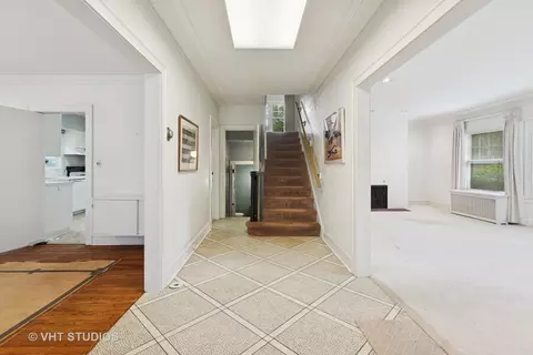 Entry Way - 822 Clinton Pl, Evanston, IL 60201 photo 1 of 2