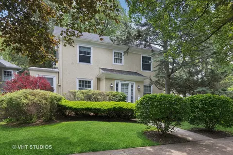 Exterior - 822 Clinton Pl, Evanston, IL 60201 photo 2 of 6
