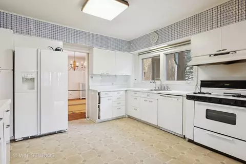 Kitchen - 822 Clinton Pl, Evanston, IL 60201 photo 3 of 3