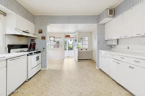 Kitchen - 822 Clinton Pl, Evanston, IL 60201 photo 1 of 3
