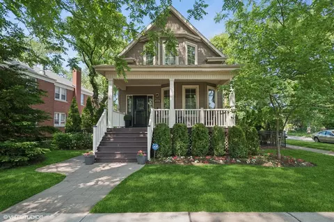 2723 Prairie Ave, Evanston, IL 60201