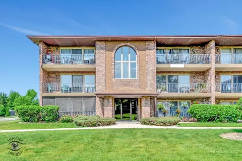 8838 W 140th St #2D, Orland Park, IL 60462