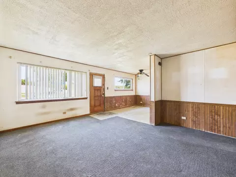 Living - 4628 1st Ave, Lyons, IL 60534 photo 3 of 4